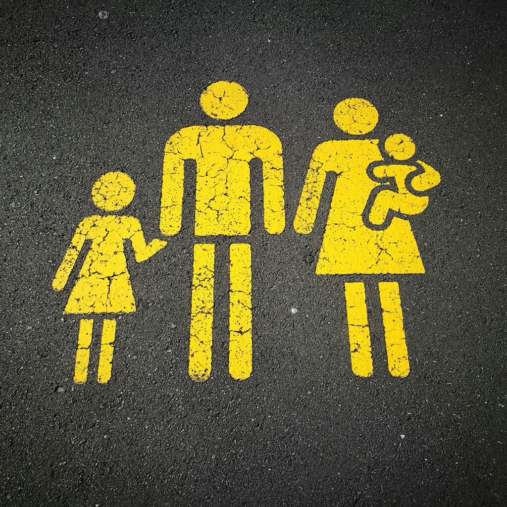 Pictogramm Familie (Foto von Sandy Millar auf Unsplash)